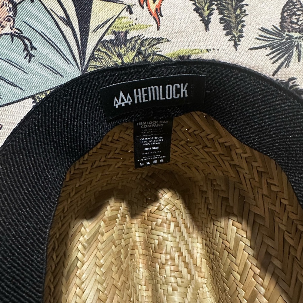 Adult Straw Hat Deer - Picture 4 of 4